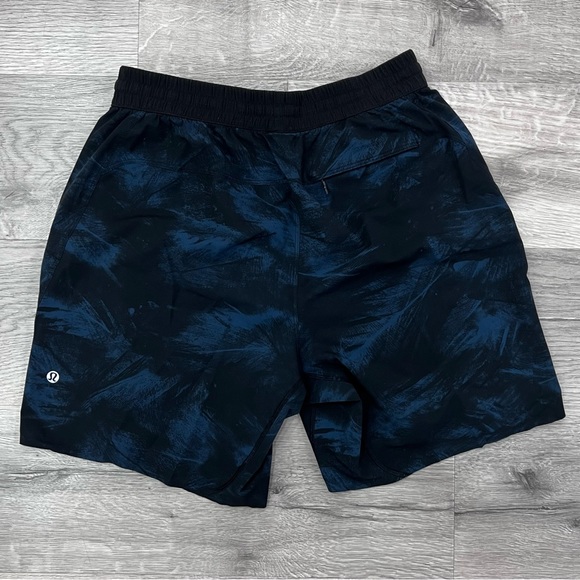 Lululemon Lined Swimming Trunks/Board Shorts - Picture 2 of 2